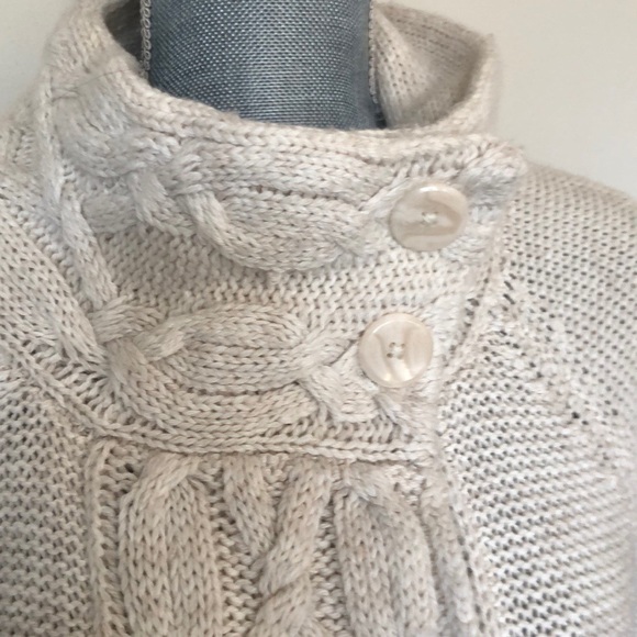 NWOT- Beautiful RW&Co long-sleeved sweater - Picture 2 of 7